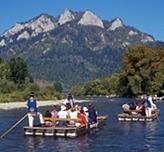 Rafting through the spectacular Dunajec Gorge